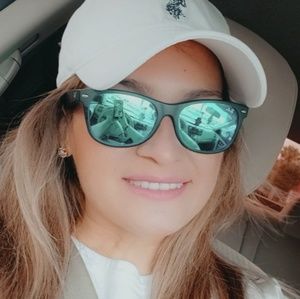 Meet your Posher, Aleida